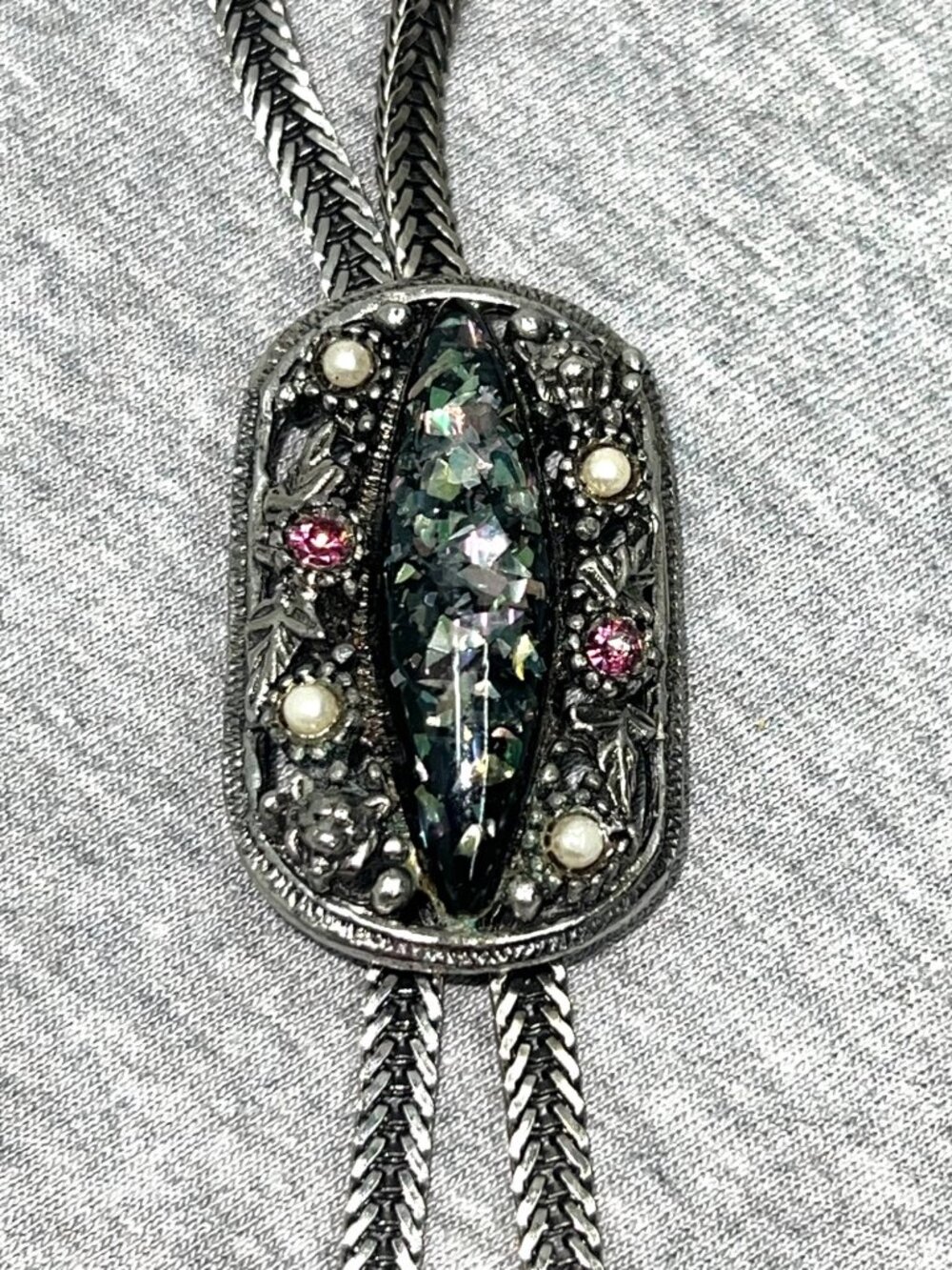 Vintage Selro Selini Bolo Tie Floral Accents Faux Pearls Green Rhinestone‎
